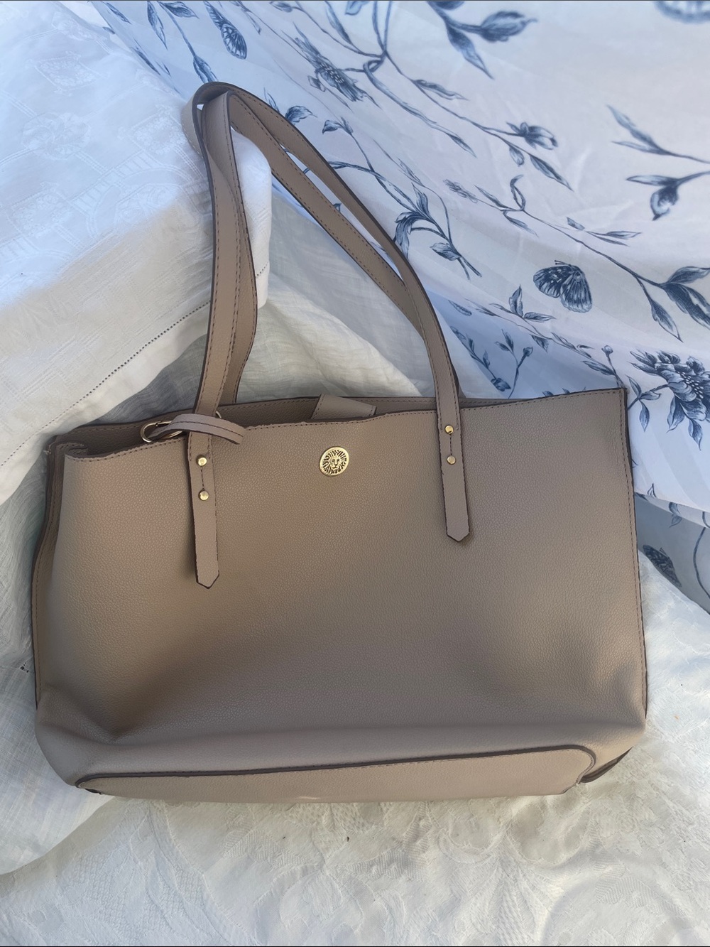 Anne Klein Purse with removable Zipper Pouch, beige tan EUC